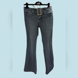 Iconic vintage Y2K belted mid rise jeans